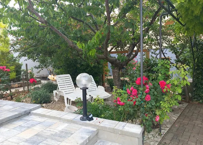 Ivona U Prizemlju Apartment