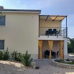 Ivona U Prizemlju Appartamento *