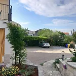 Ivona U Prizemlju Appartamento *