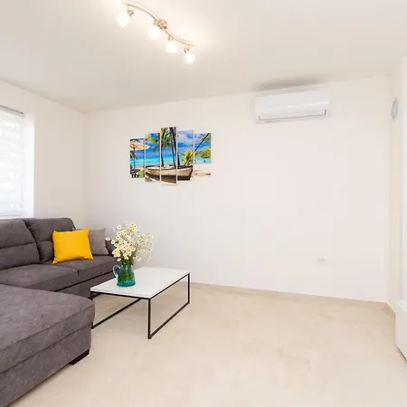 Apartmán Ivona U Prizemlju *